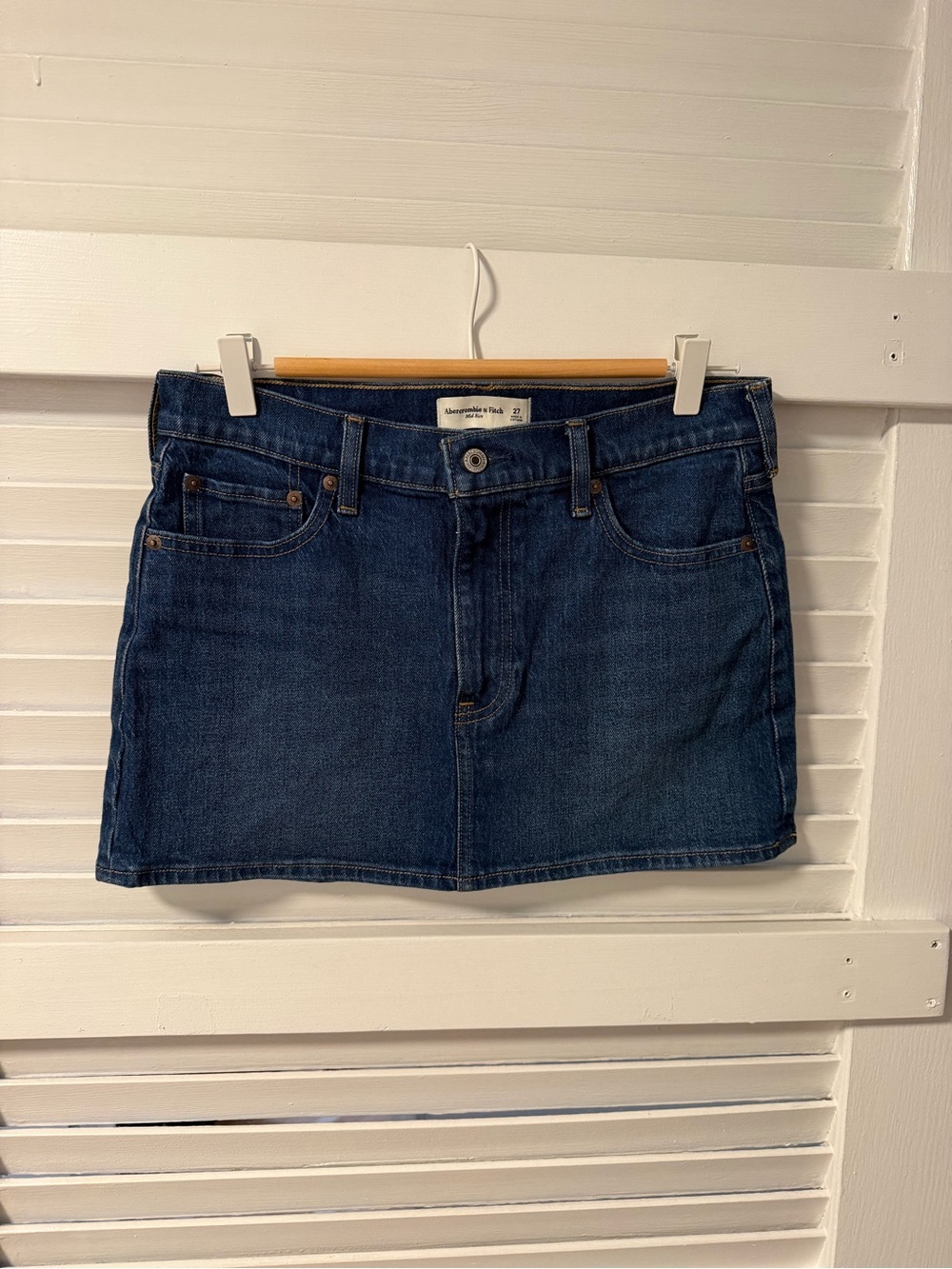Abercrombie & Fitch Mid-Rise Denim Skirt